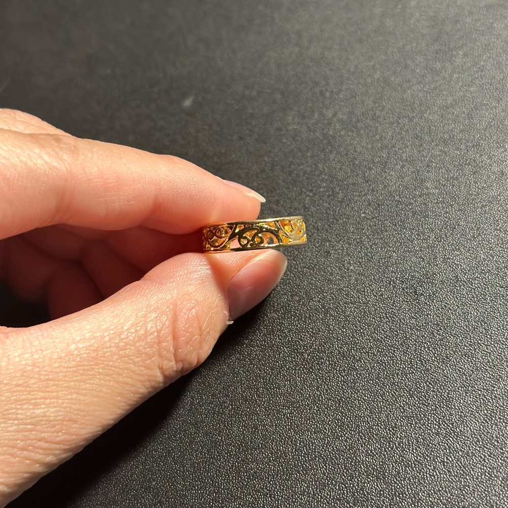 Gold Rings - Picture 4 of 12